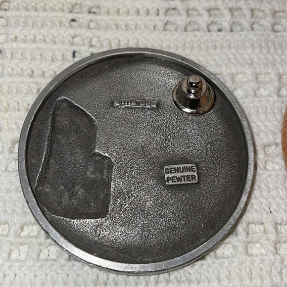 Vintage Rare 1980’s Ms. Dee Genuine Pewter Lid Trinket box, tie pin & Keychain. - Picture 5 of 11